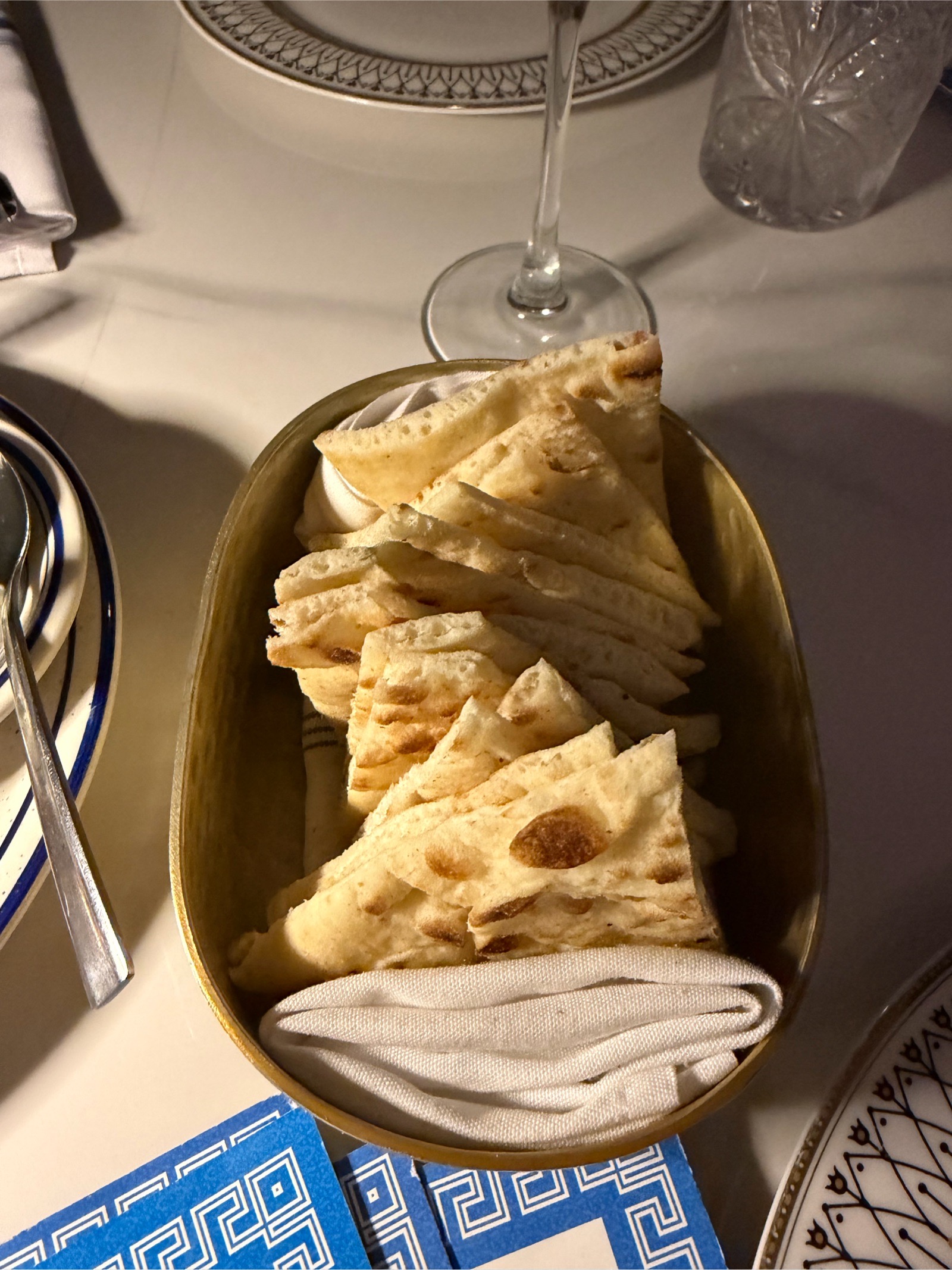 Milos Taverna