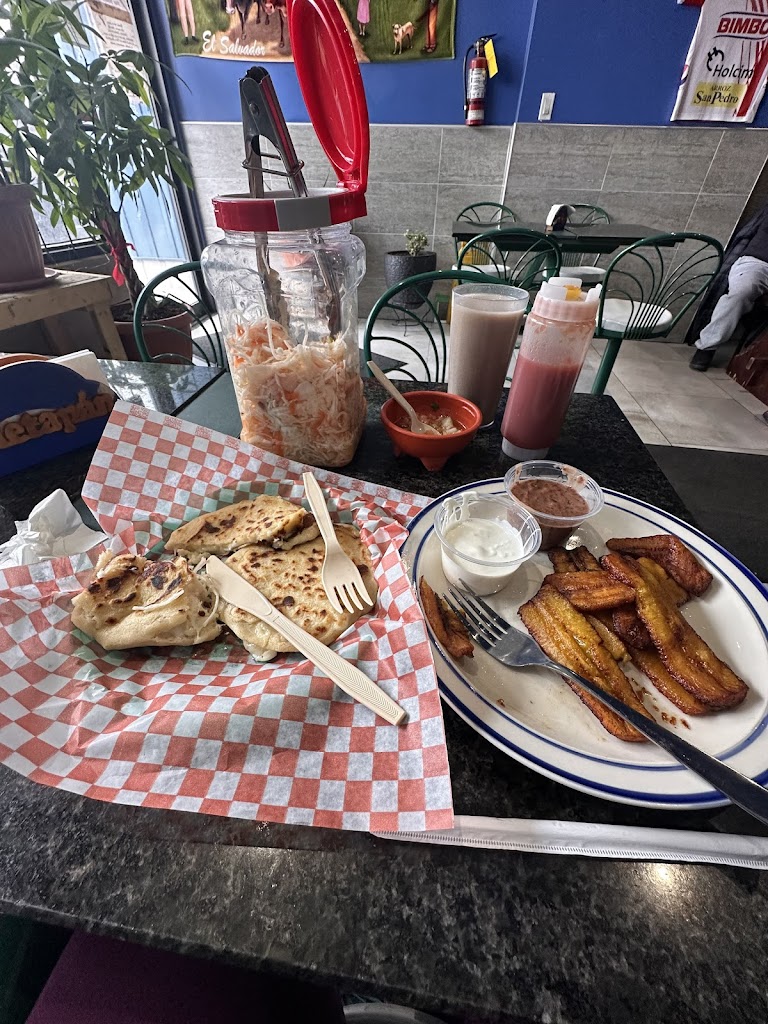 100% SALVADOREÑO Restaurant & Take out