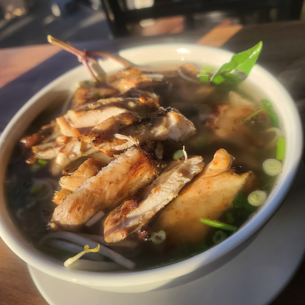 Alki Pho & Bar