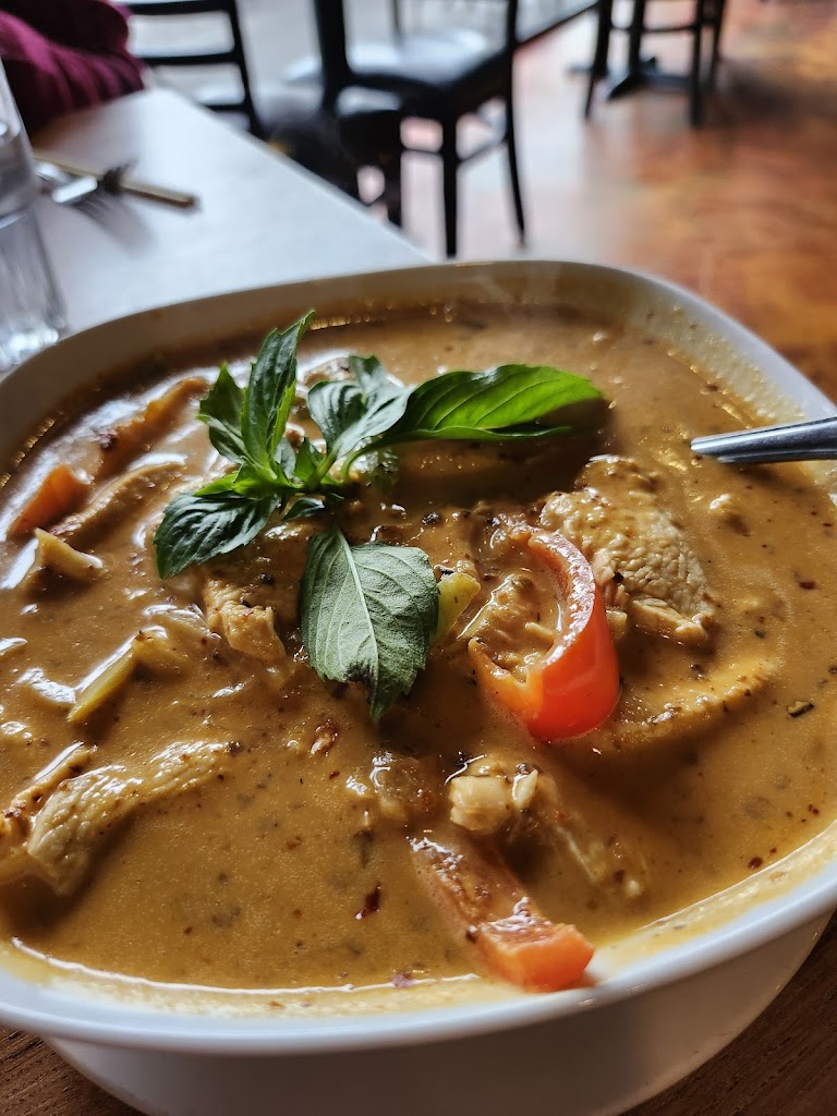 Alki Pho & Bar