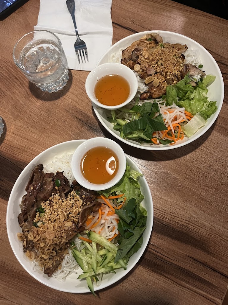 Alki Pho & Bar