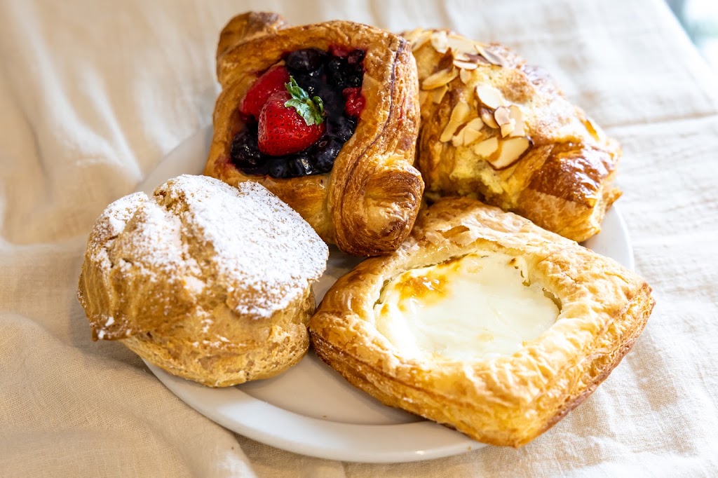 Amandine Patisserie Cafe