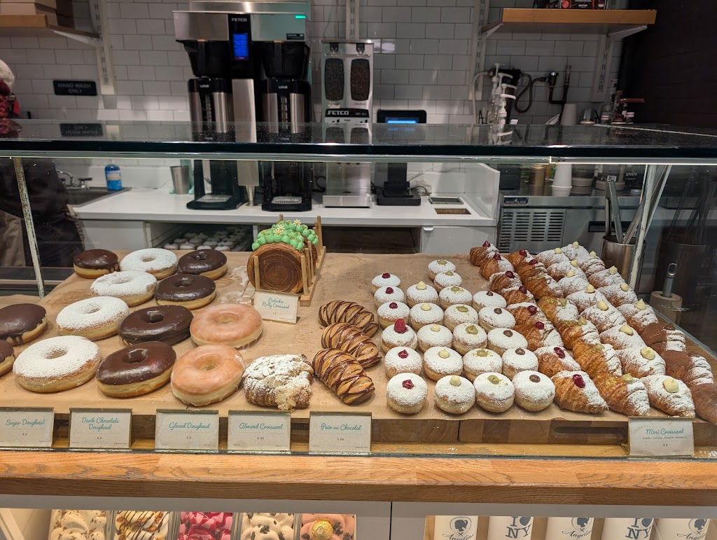 Angelina Bakery