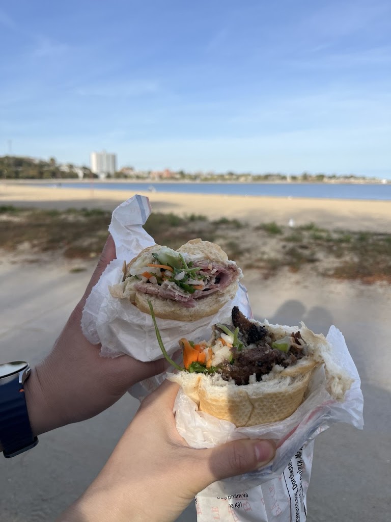 Bánh Mì Ba Lẹ & Bakery