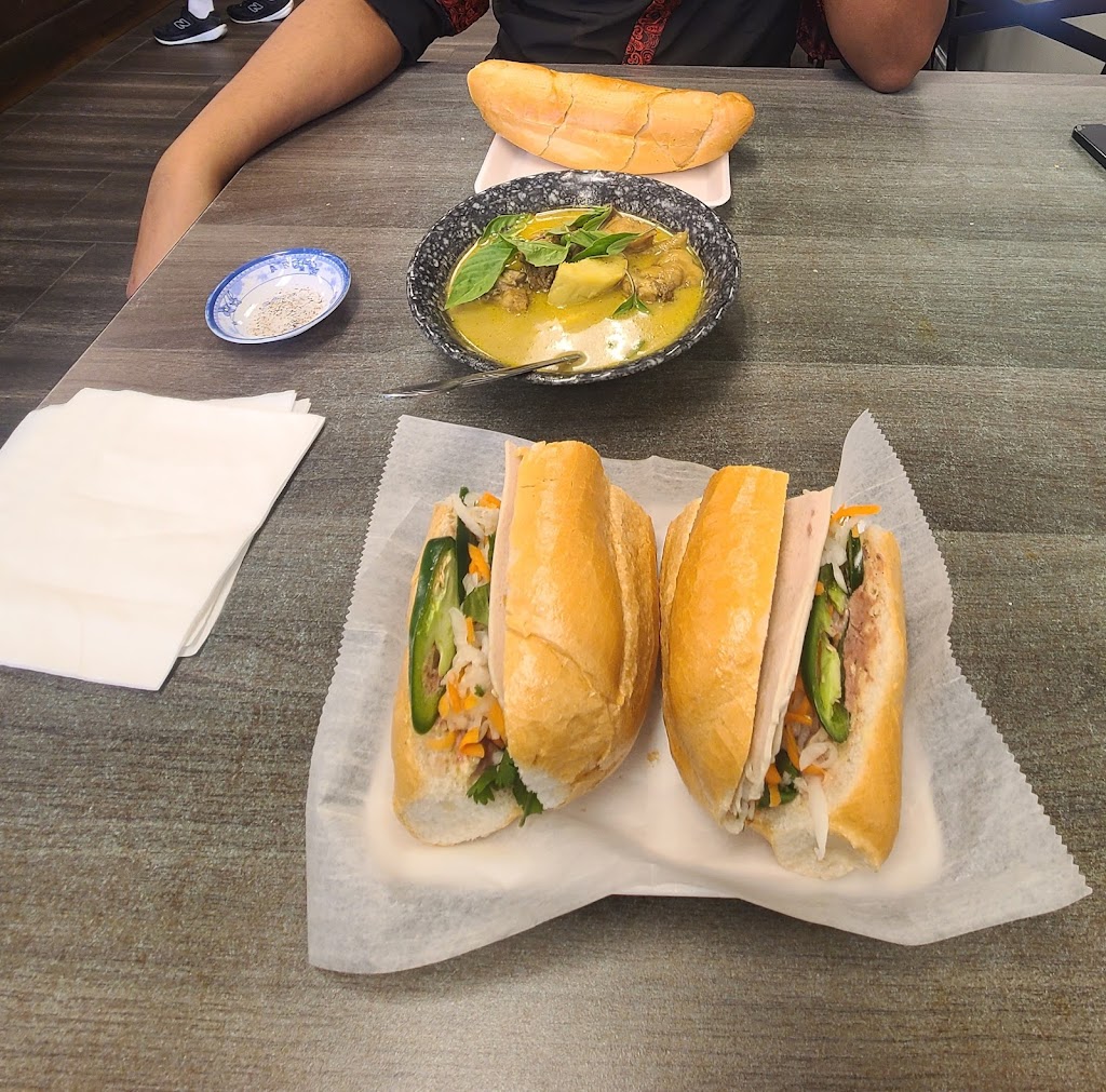 Bánh Mì Lê