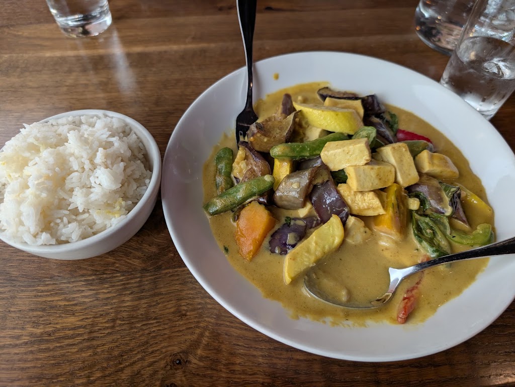 Basil Thai Restaurant & Bar