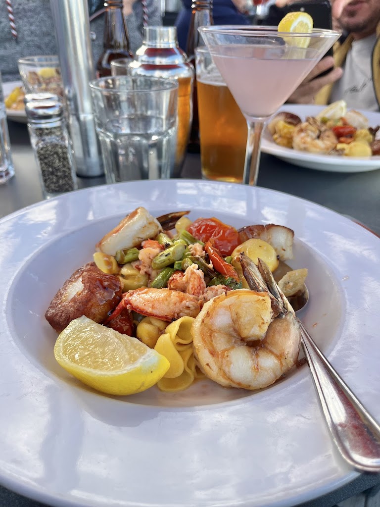 Bay Pointe Waterfront Restaurant