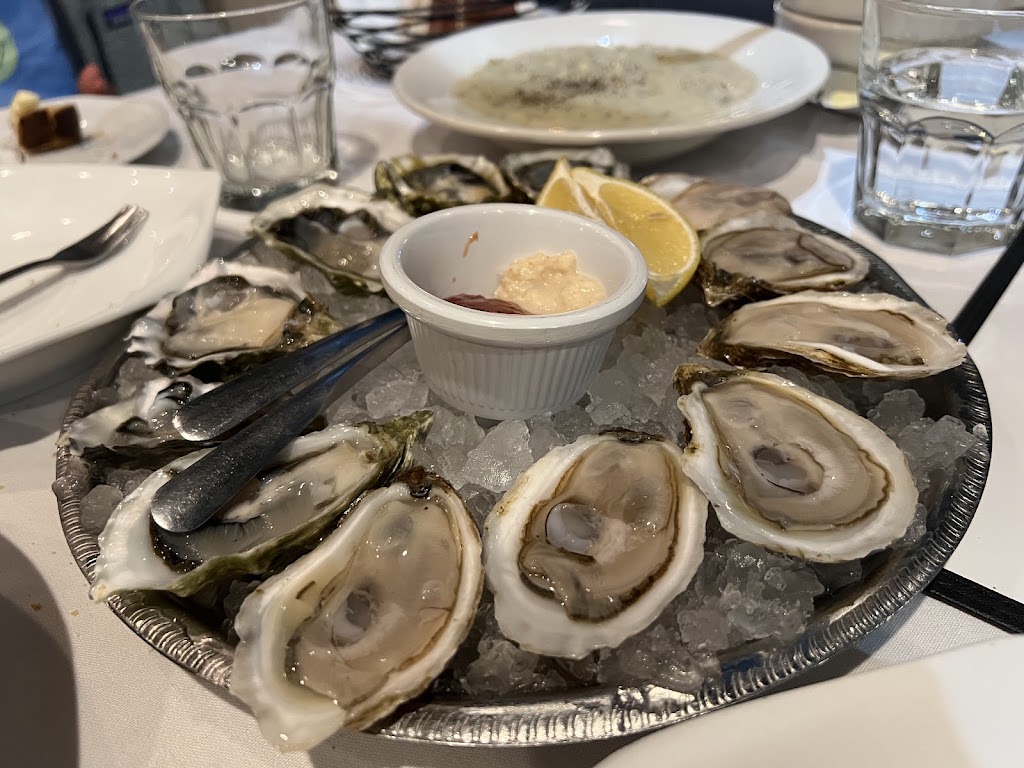 Betty Lou's Seafood & Grill
