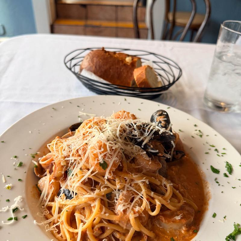Betty Lou's Seafood & Grill