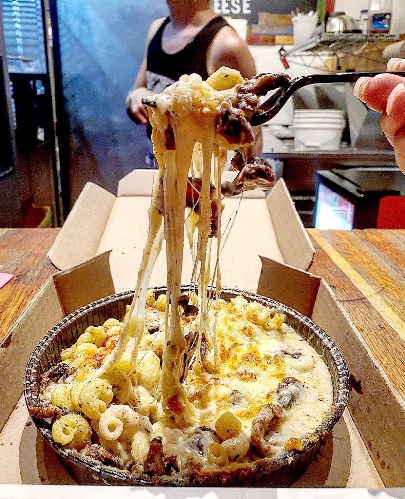 Bobbie Sue's Mac + Cheese