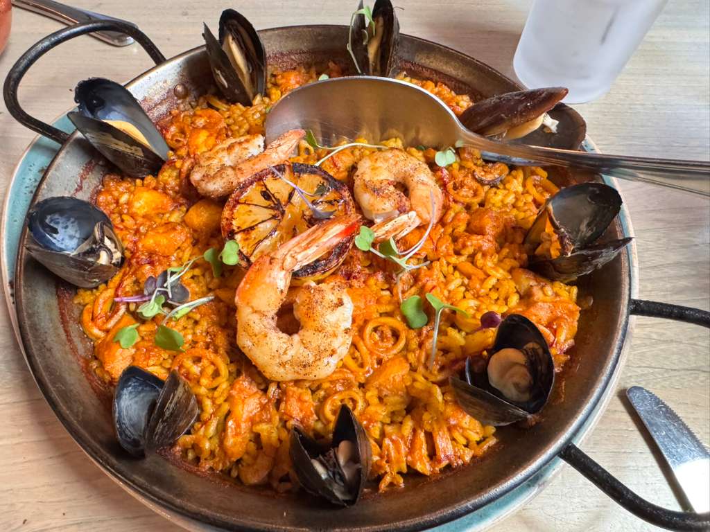 Bota Tapas & Paella Bar