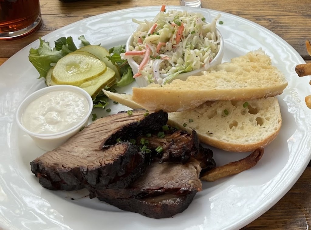 Breakwall BBQ & Smokehouse