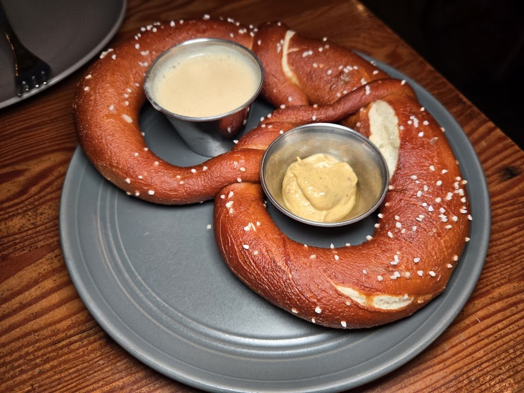 BRONWYN Restaurant