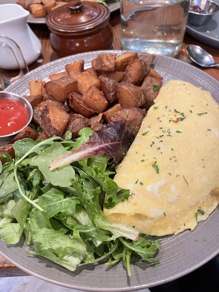 BRONWYN Restaurant