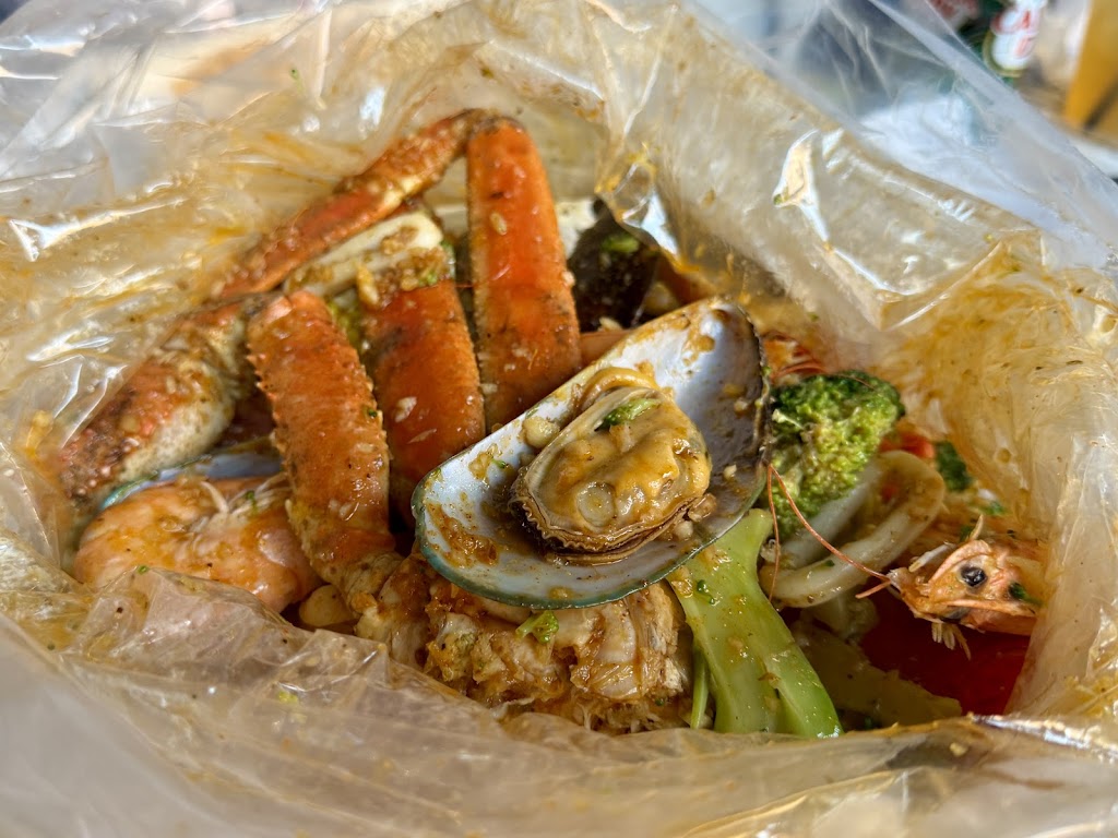 Cap't Loui Broadway - Cajun Seafood Boil