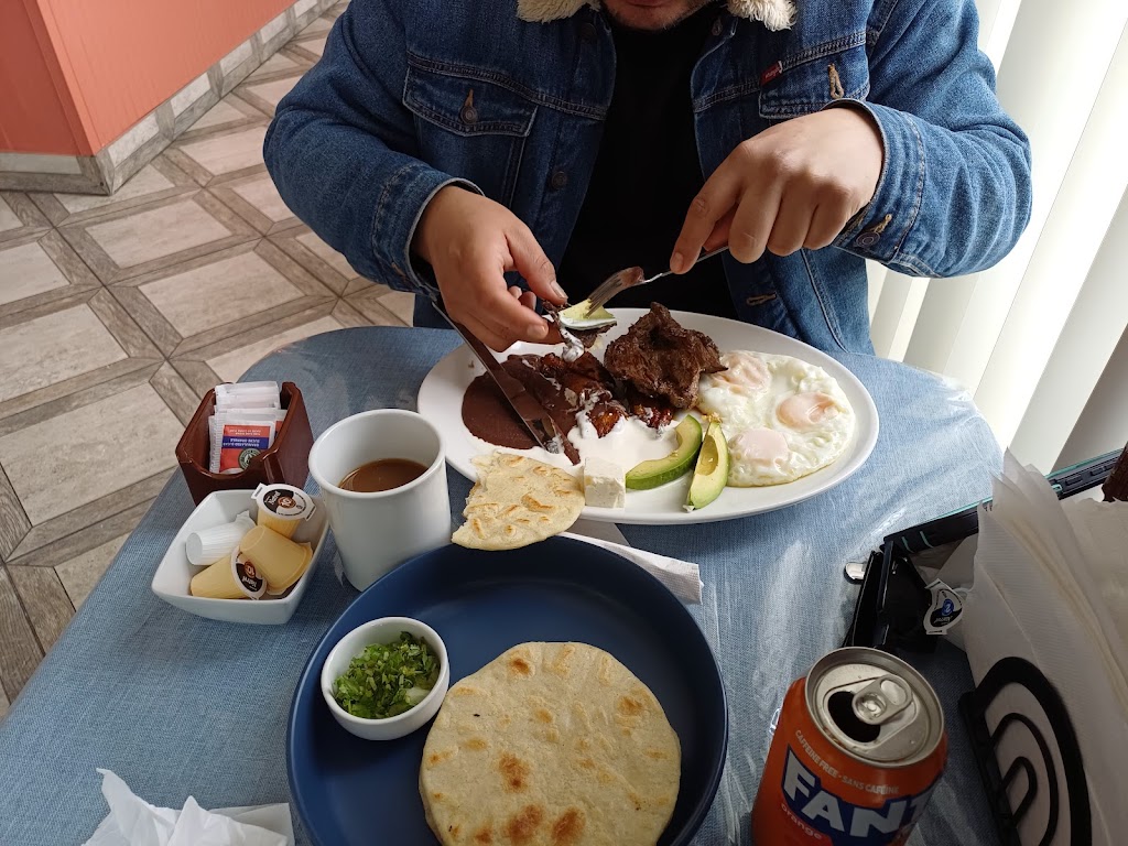 Casa de la Abuela, Salvadoran Restaurant