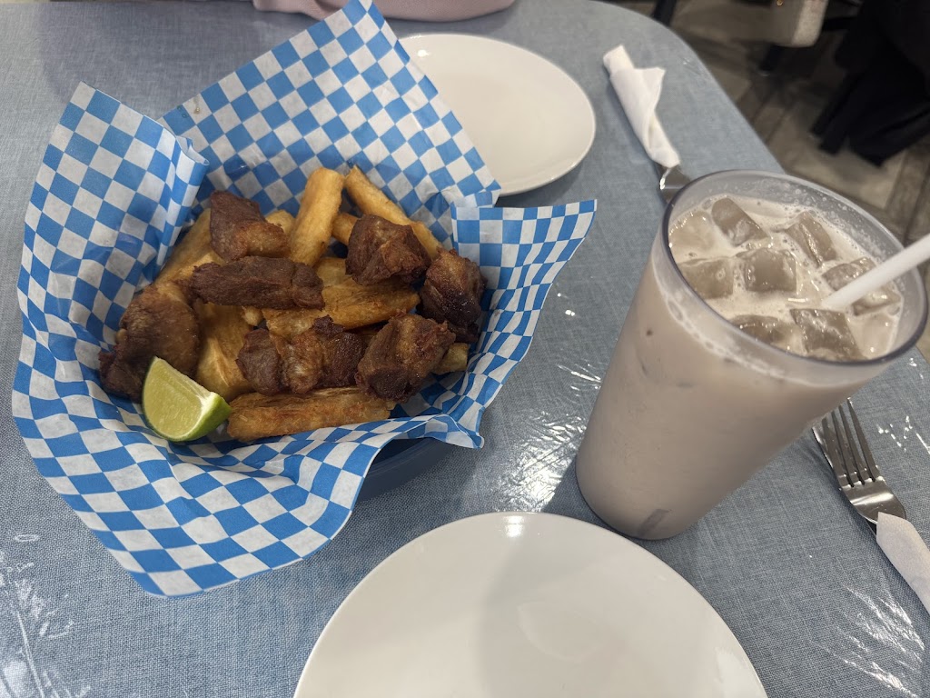 Casa de la Abuela, Salvadoran Restaurant