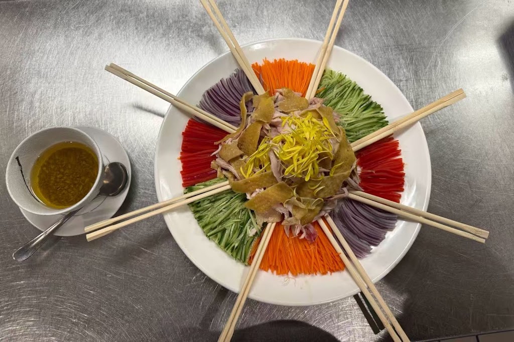 CHEF XIONG KITCHEN 川香園鉄木真