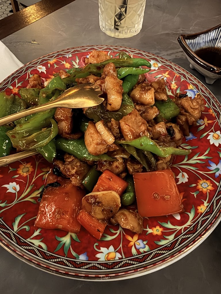 Chi Restaurant & Bar