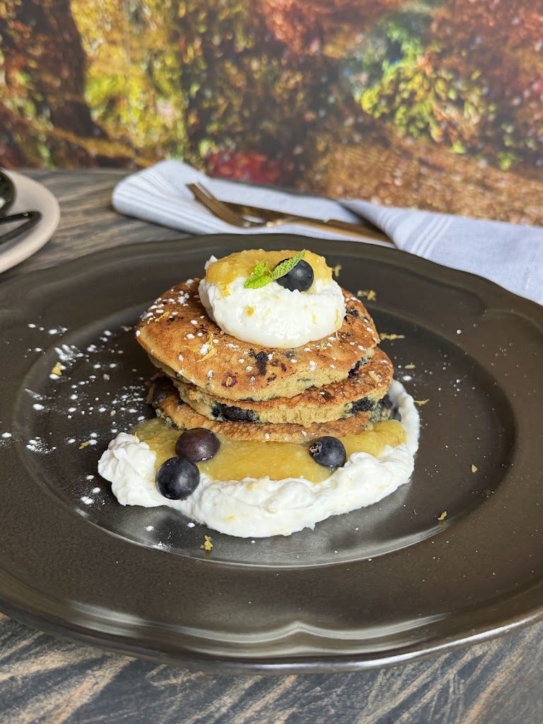 DACHA Kitchen & Bar