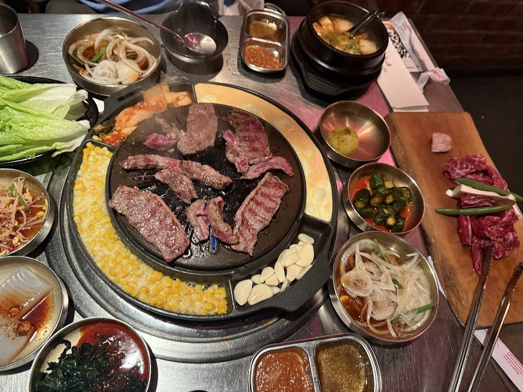 Daldongnae Korean BBQ - Dundas Square