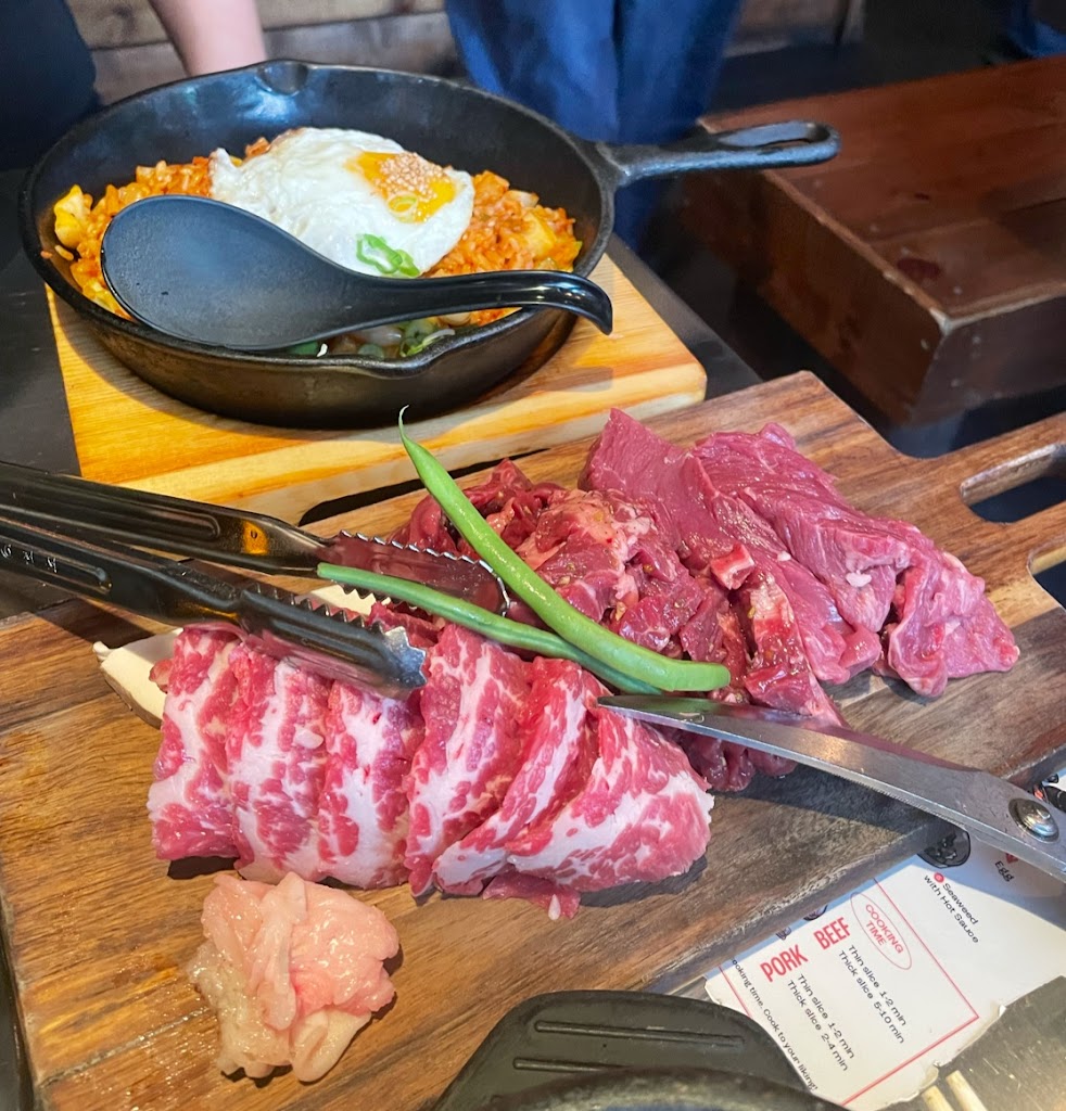 Daldongnae Korean BBQ - Dundas Square