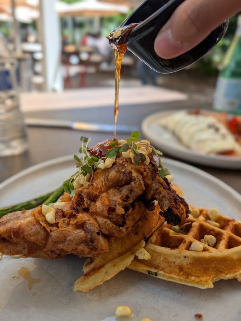 Dinah's Poolside Restaurant