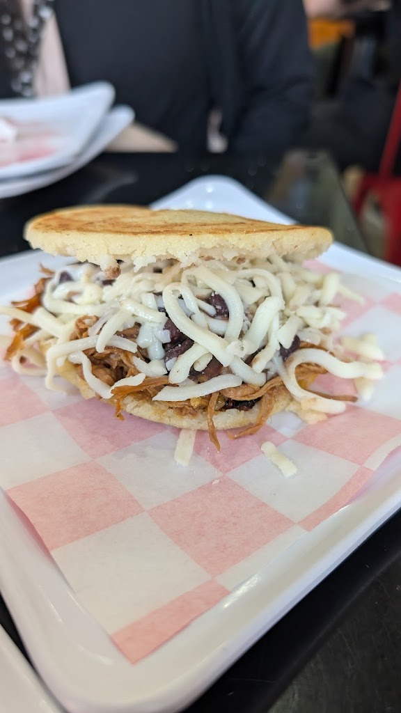 Don Tequeño y Doña Arepa DOT