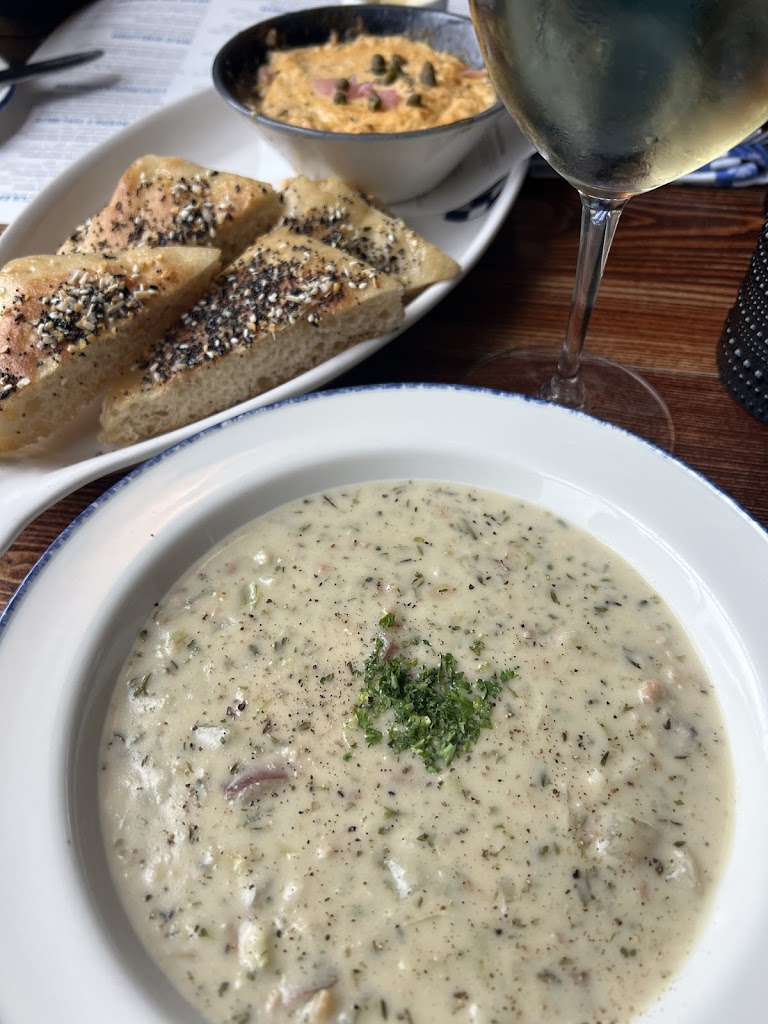 Duke’s Seafood Bellevue