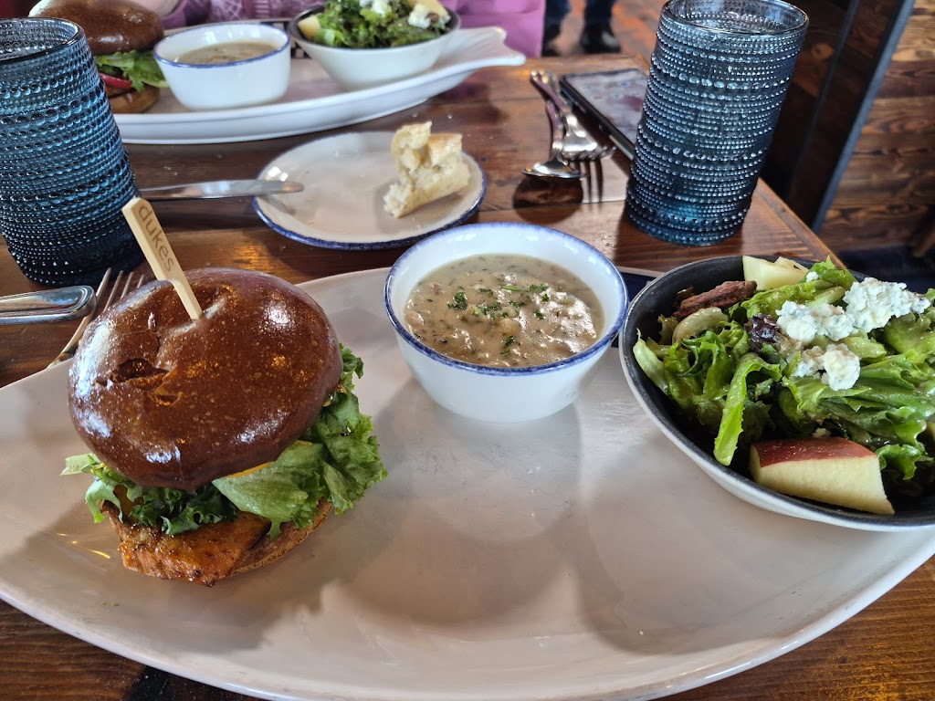 Duke's Seafood South Lake Union