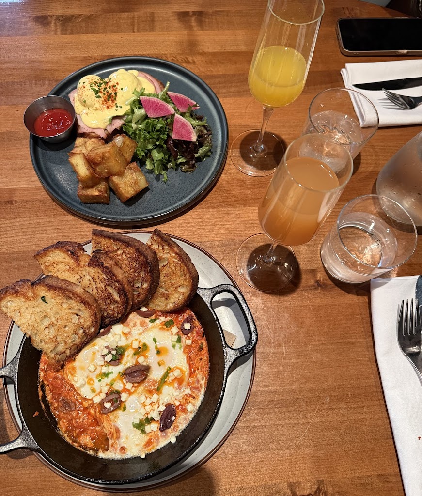 Earls Kitchen + Bar