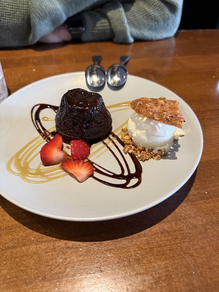 Earls Kitchen + Bar