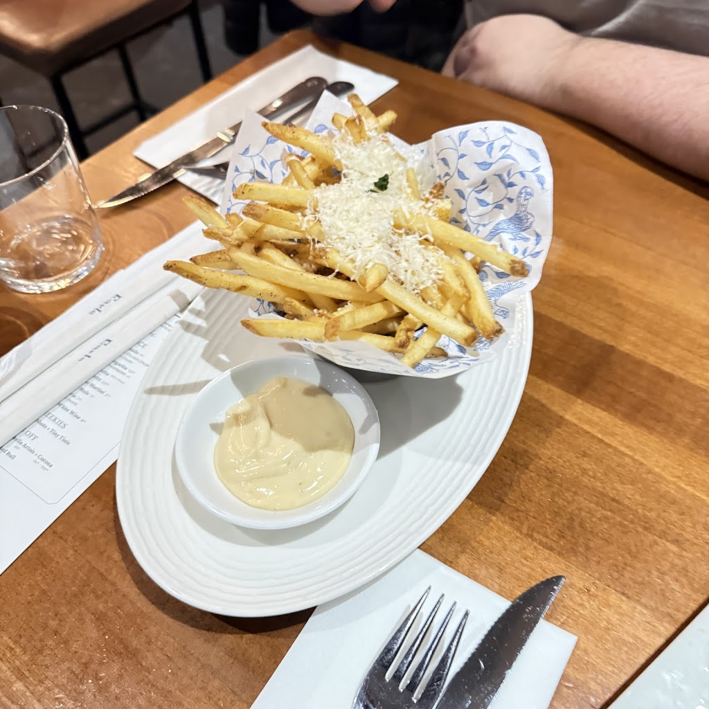 Earls Kitchen + Bar