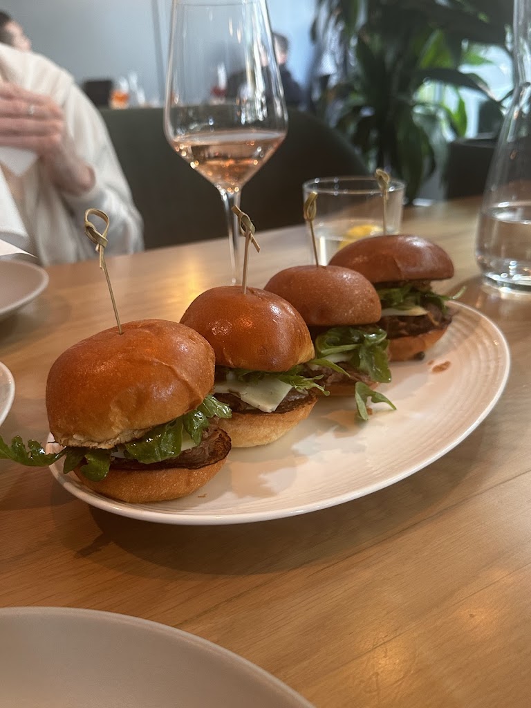Earls Kitchen + Bar