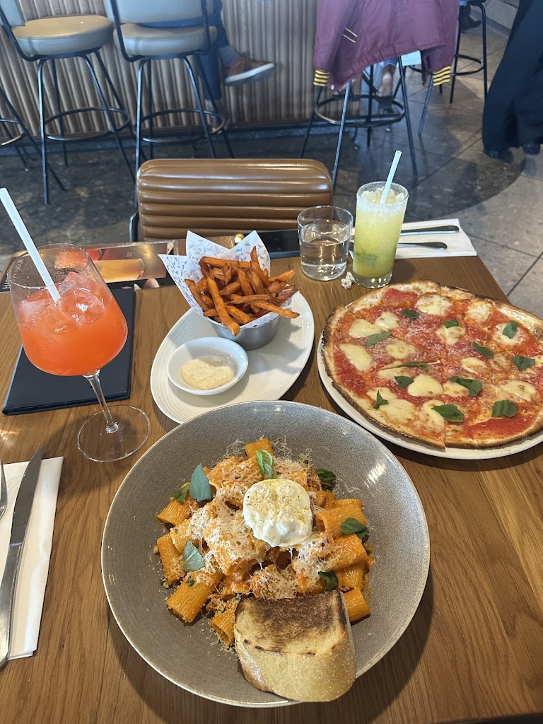 Earls Kitchen + Bar