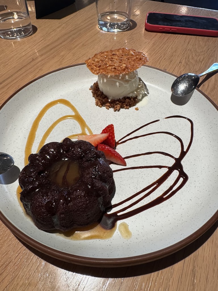 Earls Kitchen + Bar