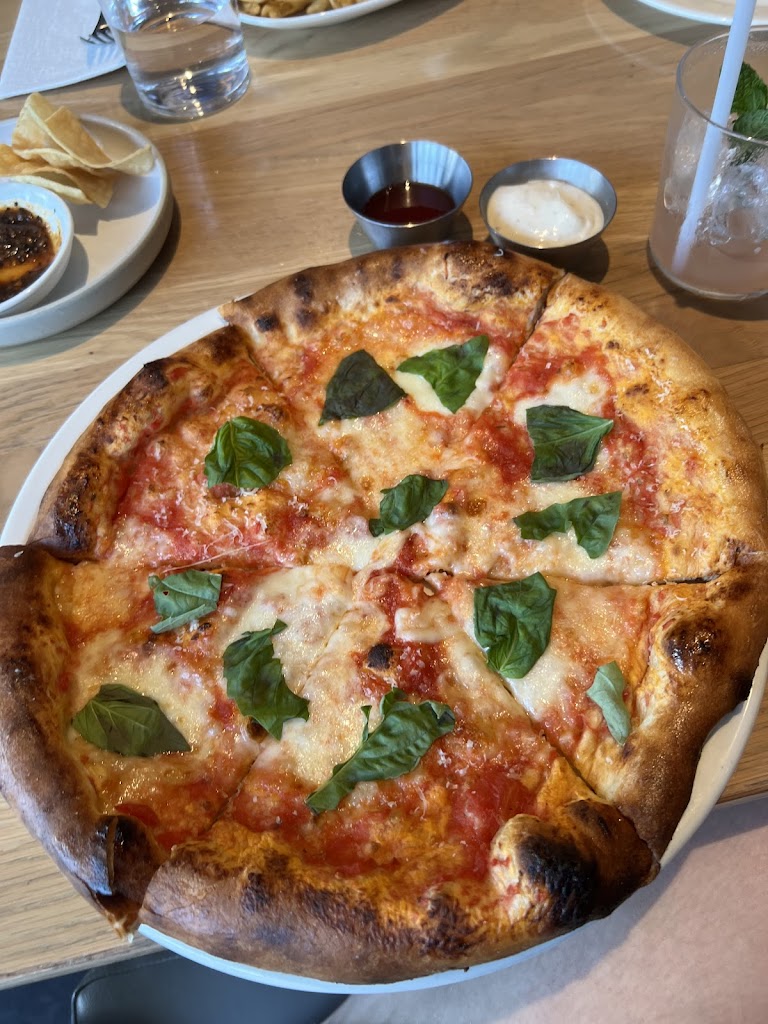 Earls Kitchen + Bar