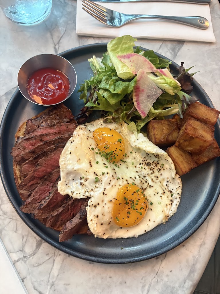 Earls Kitchen + Bar