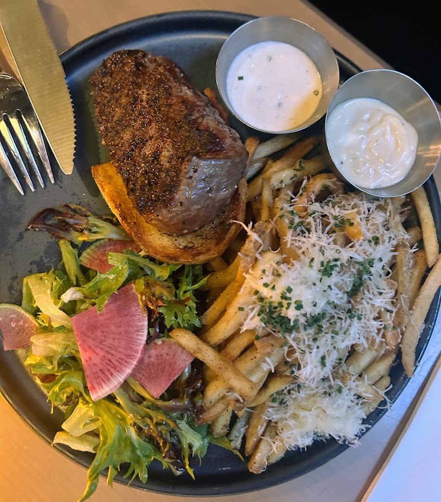 Earls Kitchen + Bar