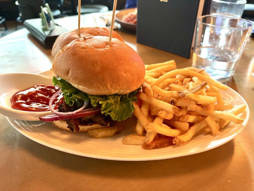 Earls Kitchen + Bar