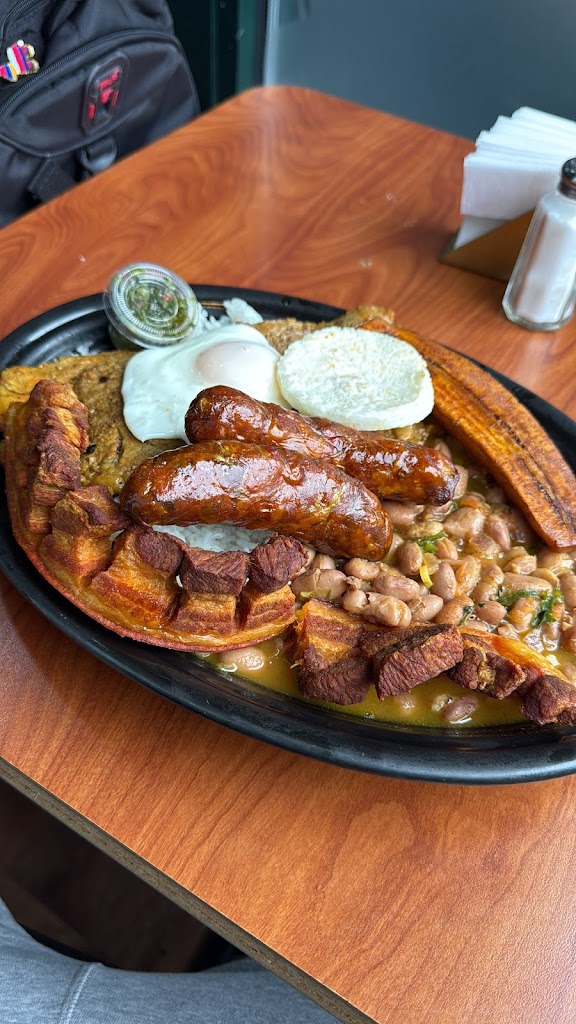 El Jardín Restaurant & Bakery