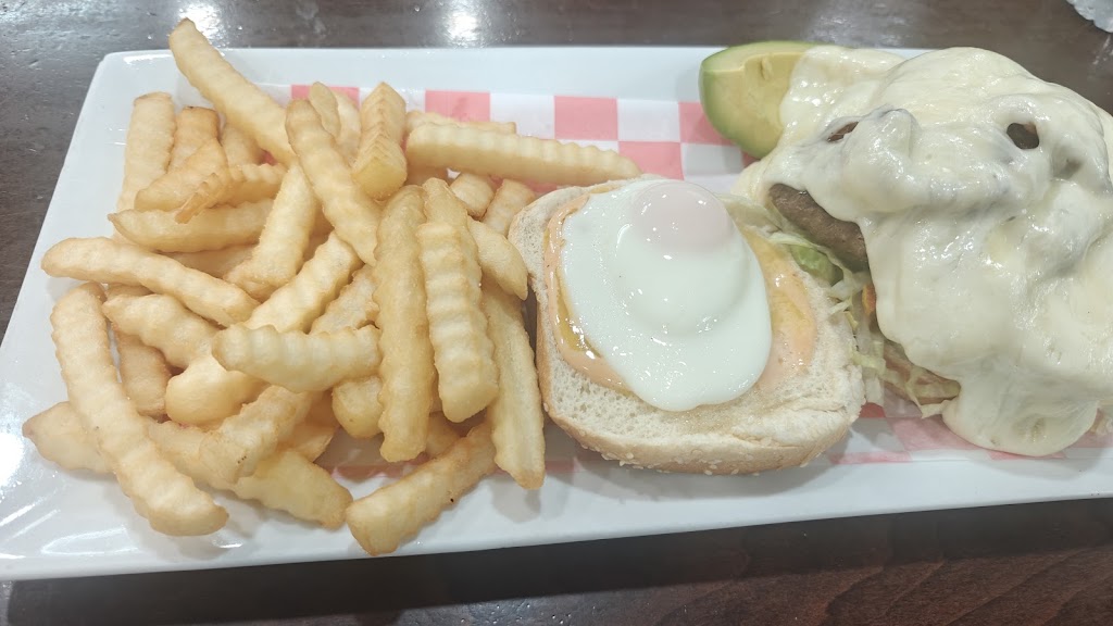El Jardín Restaurant & Bakery