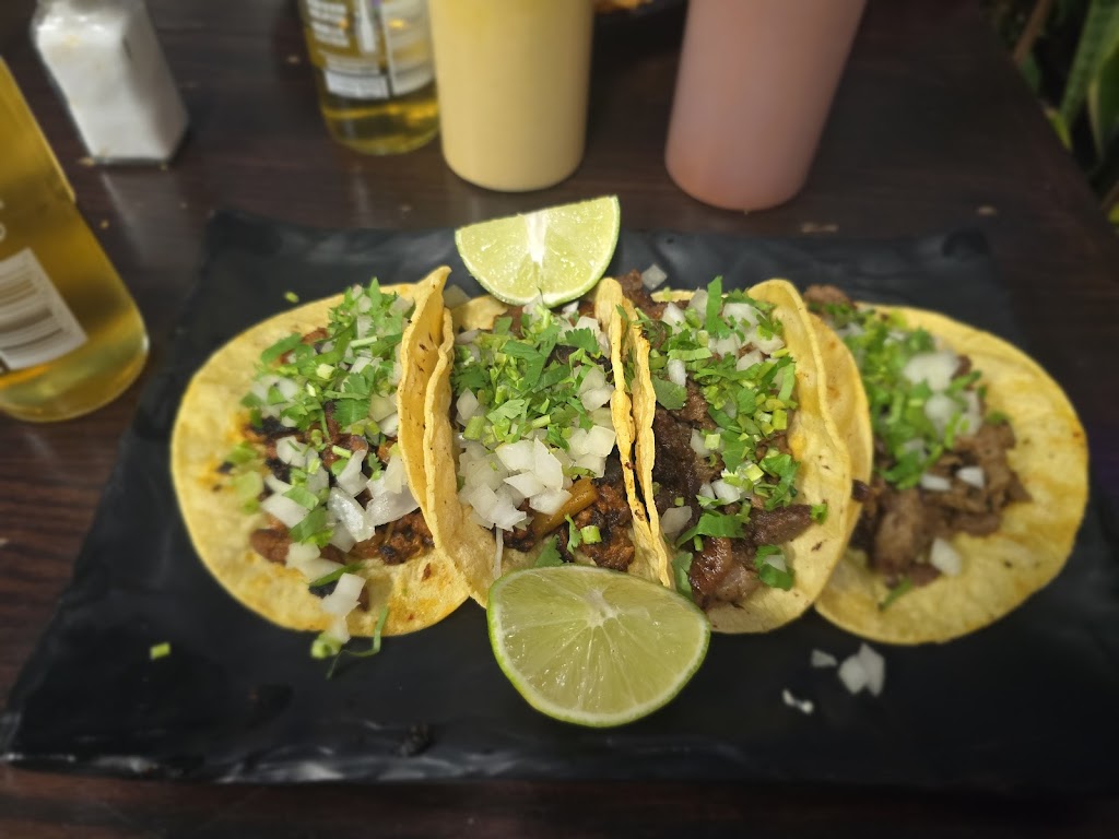 Esquina Salvadoreña Restaurant Mexican Food