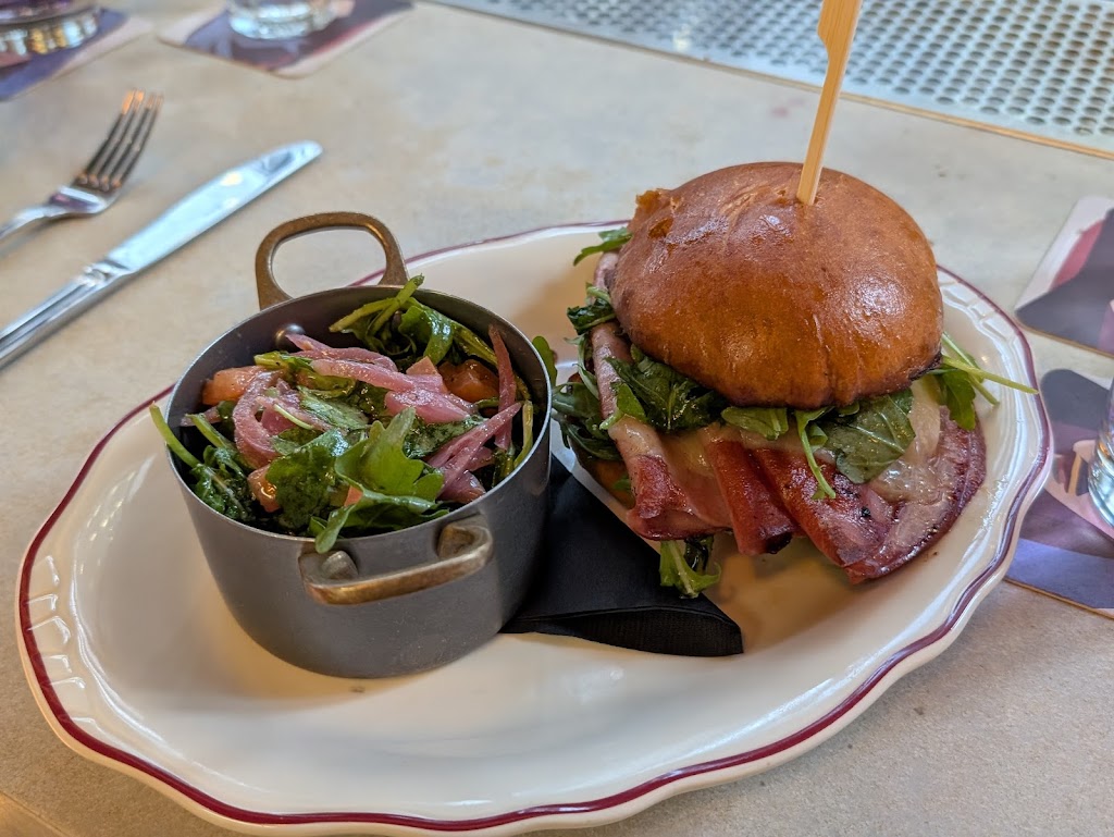Everyside - Social Eatery & Taphouse