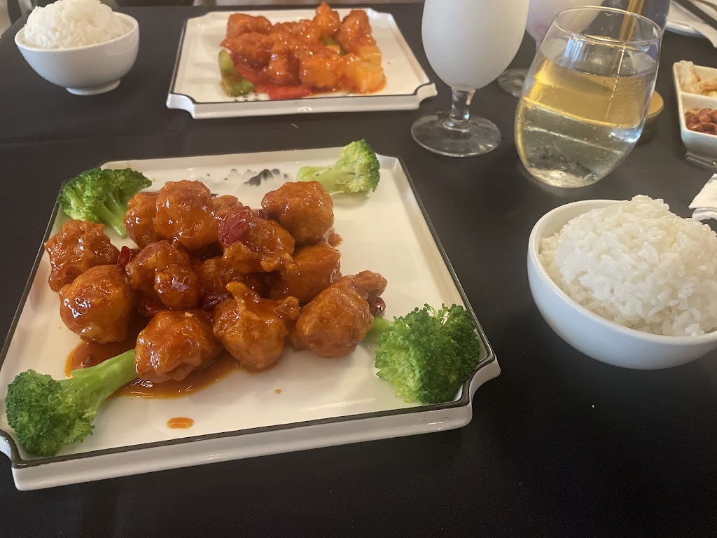 Fan Szechuan Restaurant & Bar