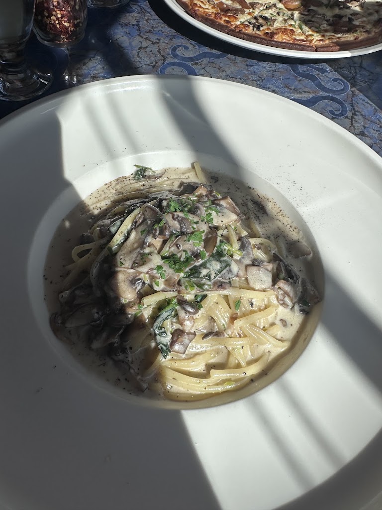 Fanzorelli's Restaurant & Wine Bar