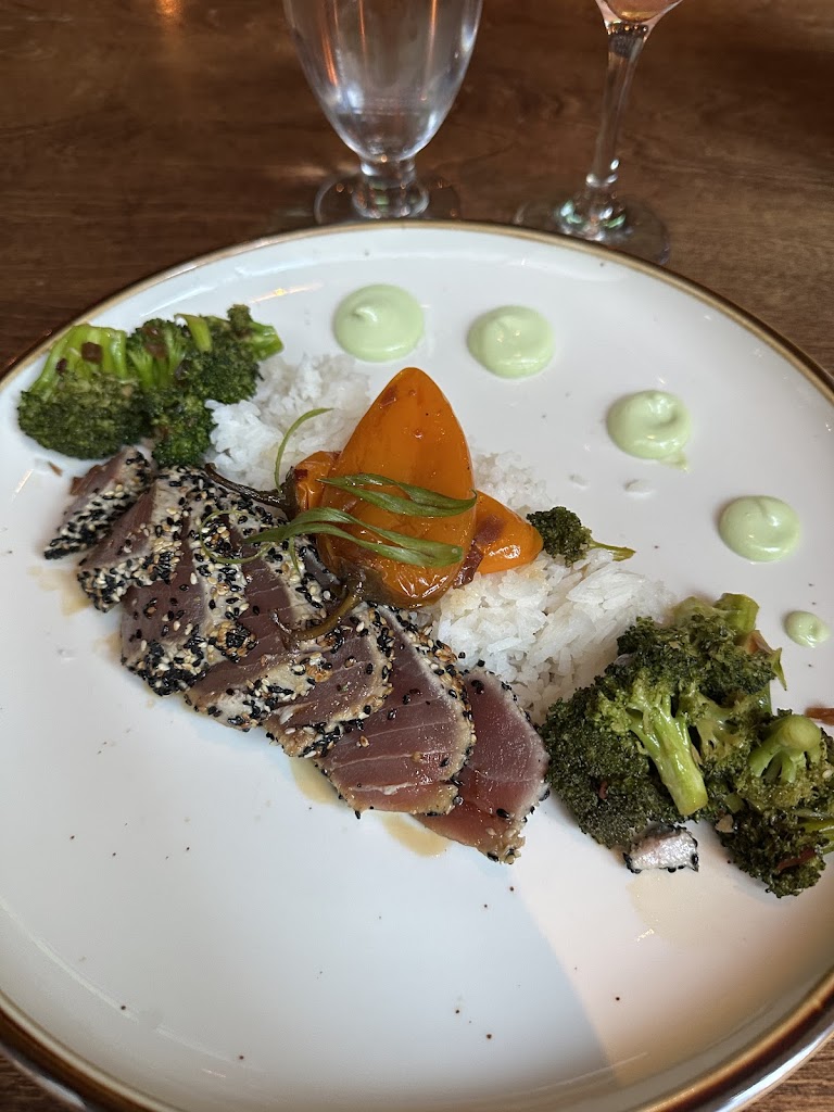 Fin Point Oyster Bar + Grille