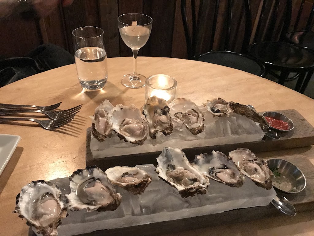 Frank's Oyster House & Champagne Parlor