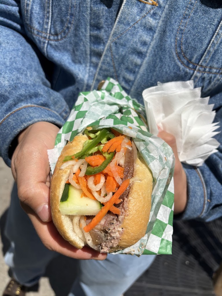 Hello Sandwich & Noodle