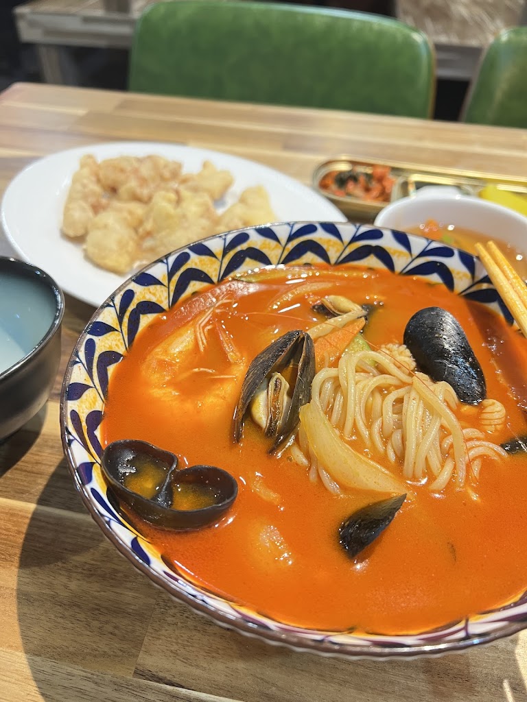 Hongdae Banjeom Restaurant 홍대반점